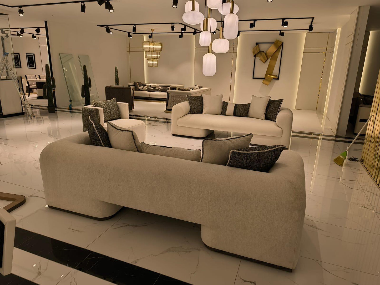 Mona Sofa Set
